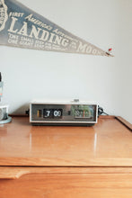 Vintage Flip clock / radio by Panasonic